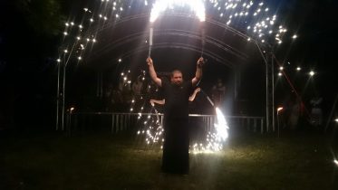 Tűzzsonglőr bemutató Bátorban
