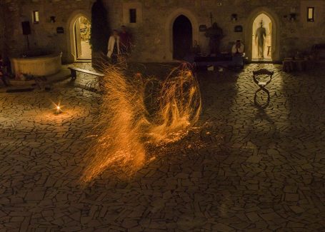 Diósgyőri vár-Szerelmesek Éjszakája Tűzzsonglőr Műsor 2019