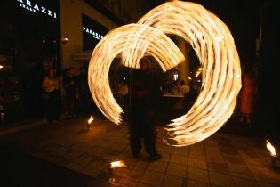 Paparazzi Kitchen&Bar Tűzzsonglőr Fellépés 2019