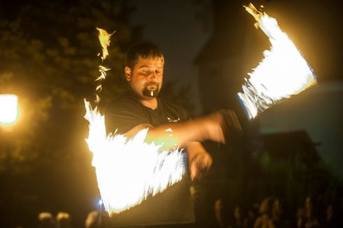 Kecskemét, Csiperó, Tűzzsonglőr Produkció, 2016