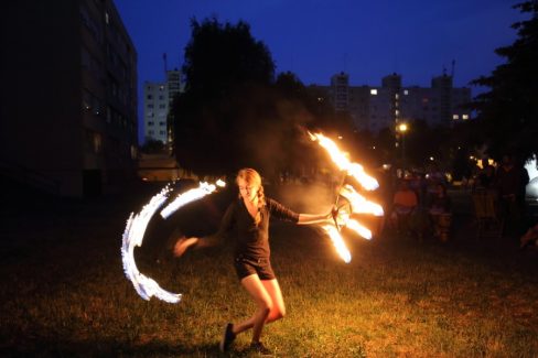 Eger, Tinódi Általános Iskola, Szerenád, Tűzzsonglőr bemutató 2015