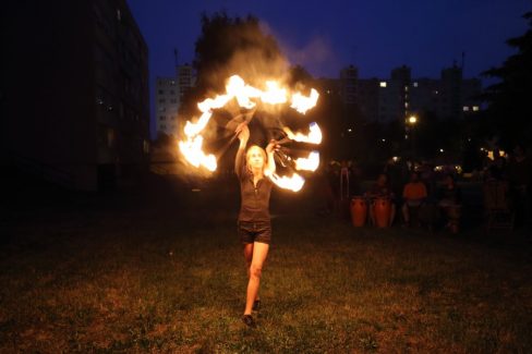 Eger, Tinódi Általános Iskola, Szerenád, Tűzzsonglőr bemutató 2015