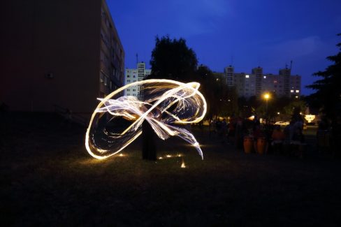 Eger, Tinódi Általános Iskola, Szerenád, Tűzzsonglőr bemutató 2015