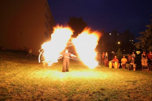 Eger, Tinódi Általános Iskola, Szerenád, Tűzzsonglőr bemutató 2015