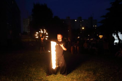 Eger, Tinódi Általános Iskola, Szerenád, Tűzzsonglőr bemutató 2015