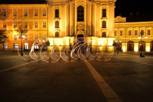 Eger, Dobó Tér, Régen és Most, Tűzzsonglőr Képek 2014
