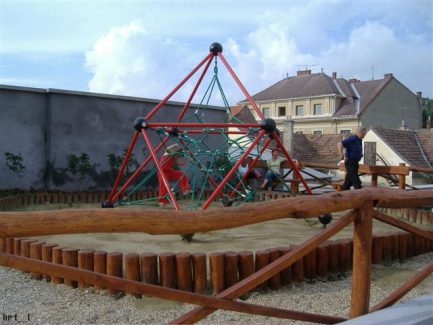 Eger, Egal Cult Club, 2006