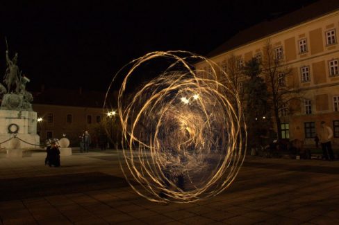 Eger, Dobó Tér, Világbékejel, 2008