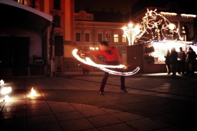 Karácsonyi Köszöntés Tűzzsonglőr Műsor