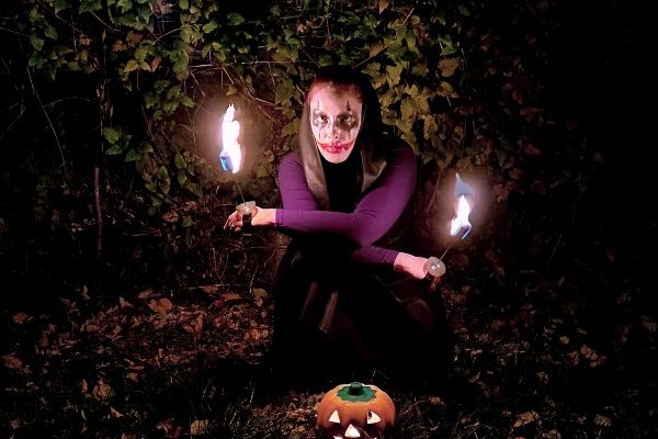 Halloween-i Lidércfény Tűzzsonglőr Show