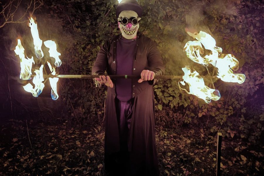 Halloween-i Lidércfény Tűzzsonglőr Show