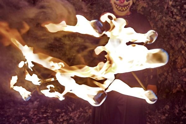 Halloween-i Lidércfény Tűzzsonglőr Show