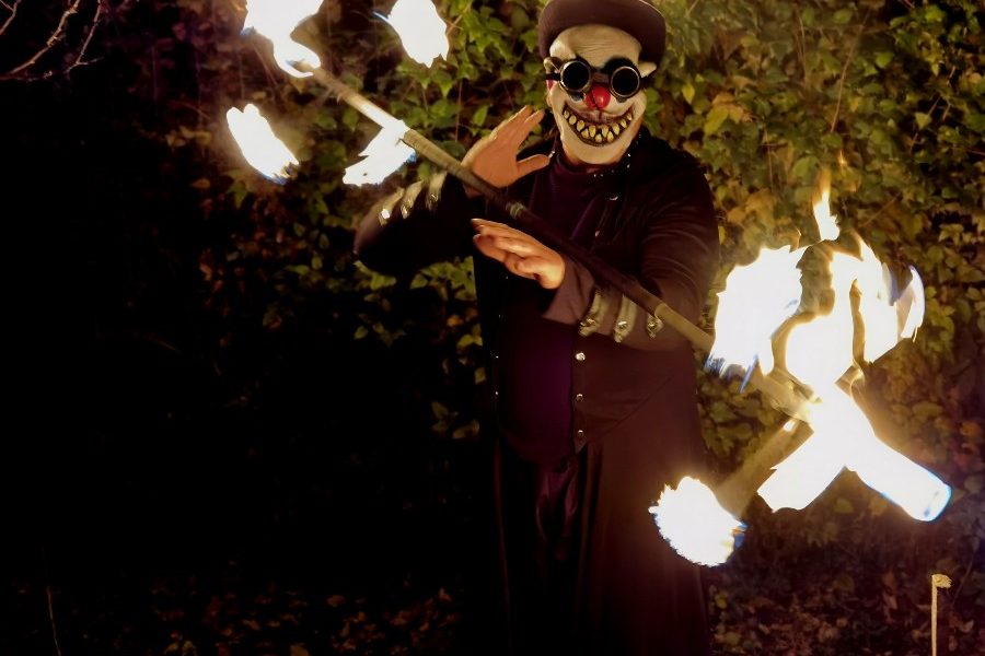 Halloween-i Lidércfény Tűzzsonglőr Show