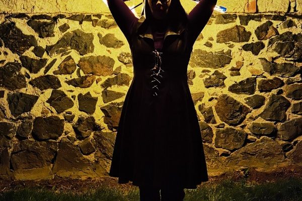 Halloween-i Lidércfény Tűzzsonglőr Show