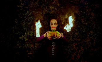Halloween-i Lidércfény Tűzzsonglőr Show