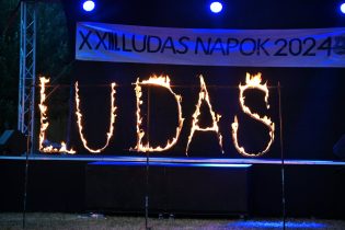 Ludas- Ludas napok- Lobbanáspont tűzzsonglőr Show