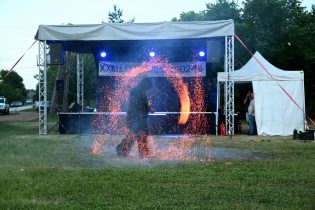 Ludas- Ludas napok- Lobbanáspont tűzzsonglőr Show