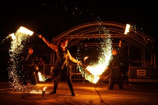 Bükkszenterzsébet Malomház Megnyitó Lobbanáspont Tűzzsonglőr produkció