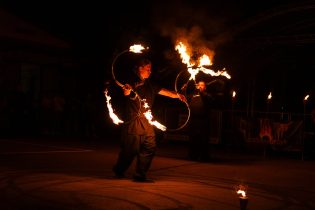 Bükkszenterzsébet Malomház Megnyitó Lobbanáspont Tűzzsonglőr produkció