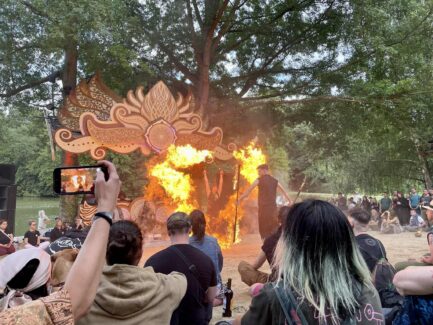 Manas Fesztivál Tűzzsonglőr Műsor 2025