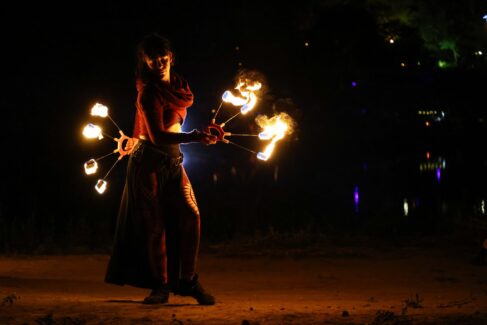 Manas Fesztivál Tűzzsonglőr Műsor 2025