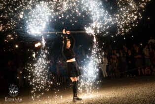 Múzeumok Éjszakája Eger Dobó István Vármúzeum Tűzzsonglőr Show
