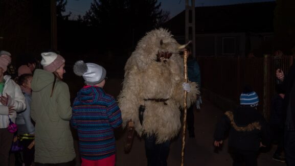 Bátor-Farsang Téltemetés télűzés tűzzsonglőr műsor