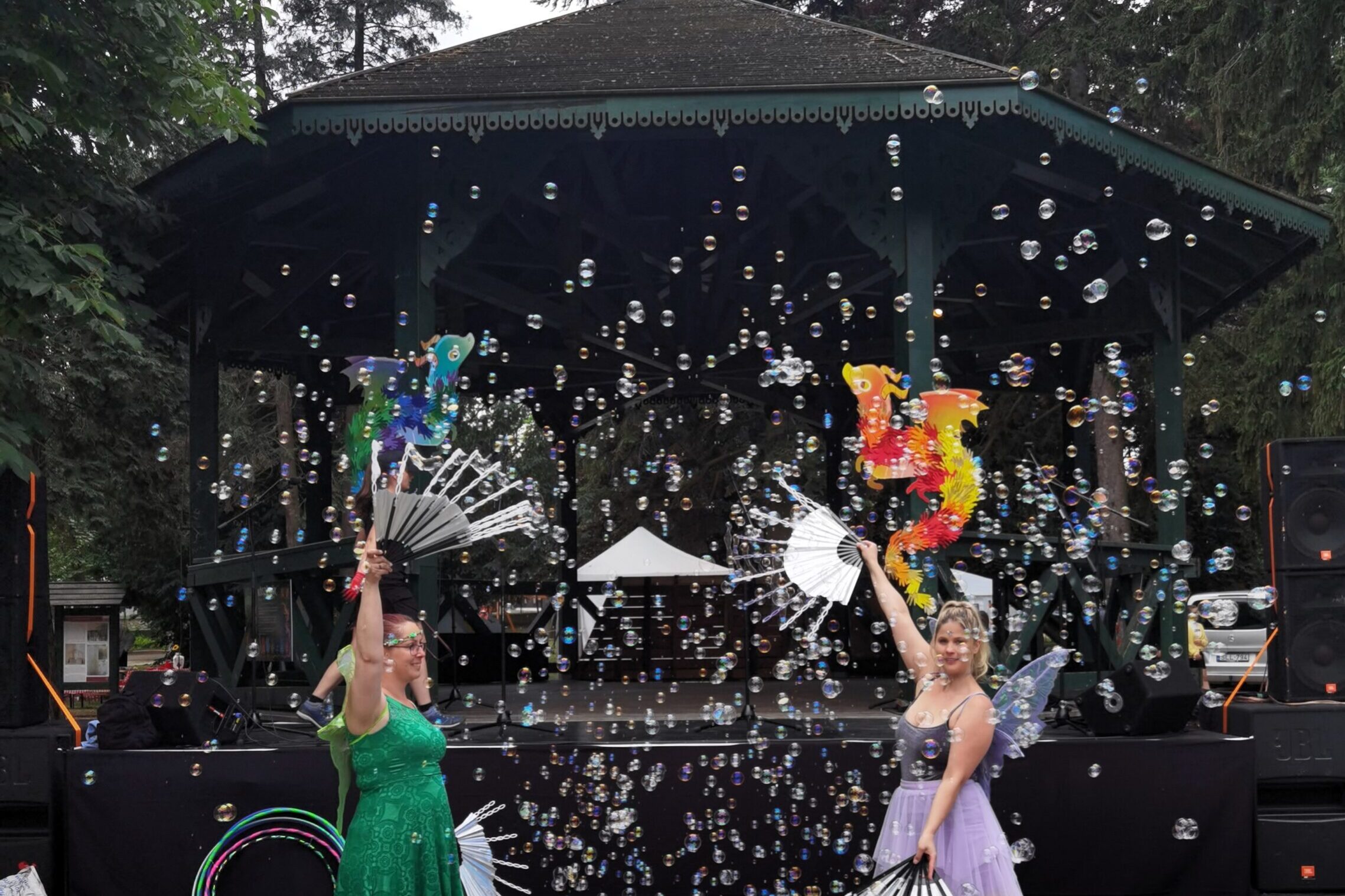Buborékpont Zsonglőr Show – Buborékshow és családi látványprogram rendezvényekre